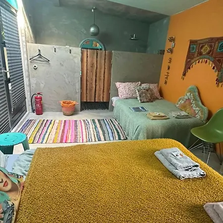 Bed & Breakfast Ibiza Houseboatloft