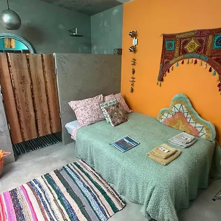 Ibiza Houseboatloft Bed & Breakfast