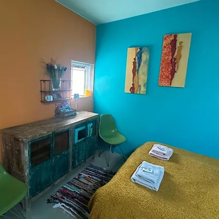 Bed & Breakfast Ibiza Houseboatloft Amsterdam