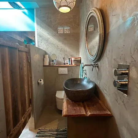 Ibiza Houseboatloft Amsterdam