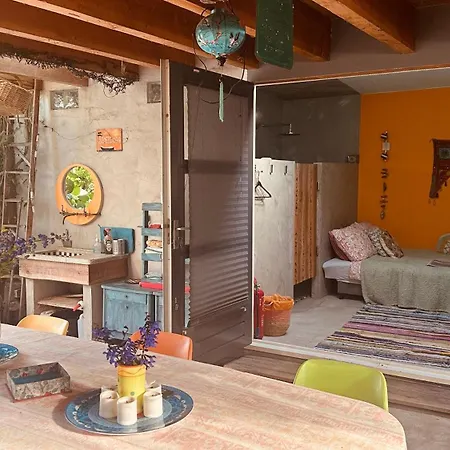 Ibiza Houseboatloft Bed & Breakfast Amsterdam